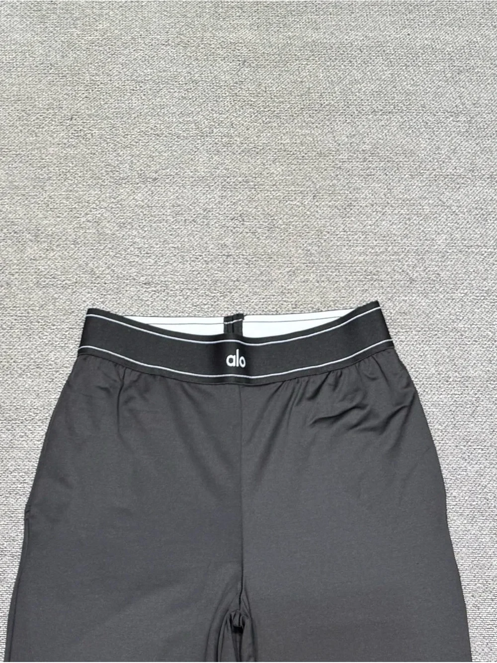 ALO Yoga Black Scoop Sports Bra with Branded Elastic Band